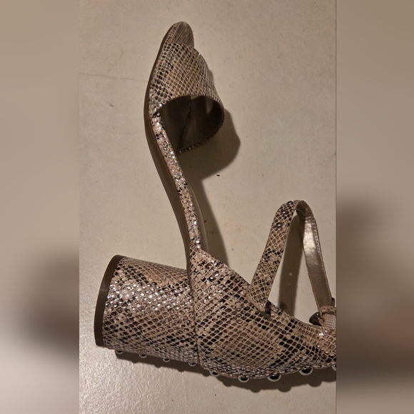 《SOLD》ANNE KLEIN Silver Studded Snakeskin Block Heels - Picture 6 of 9